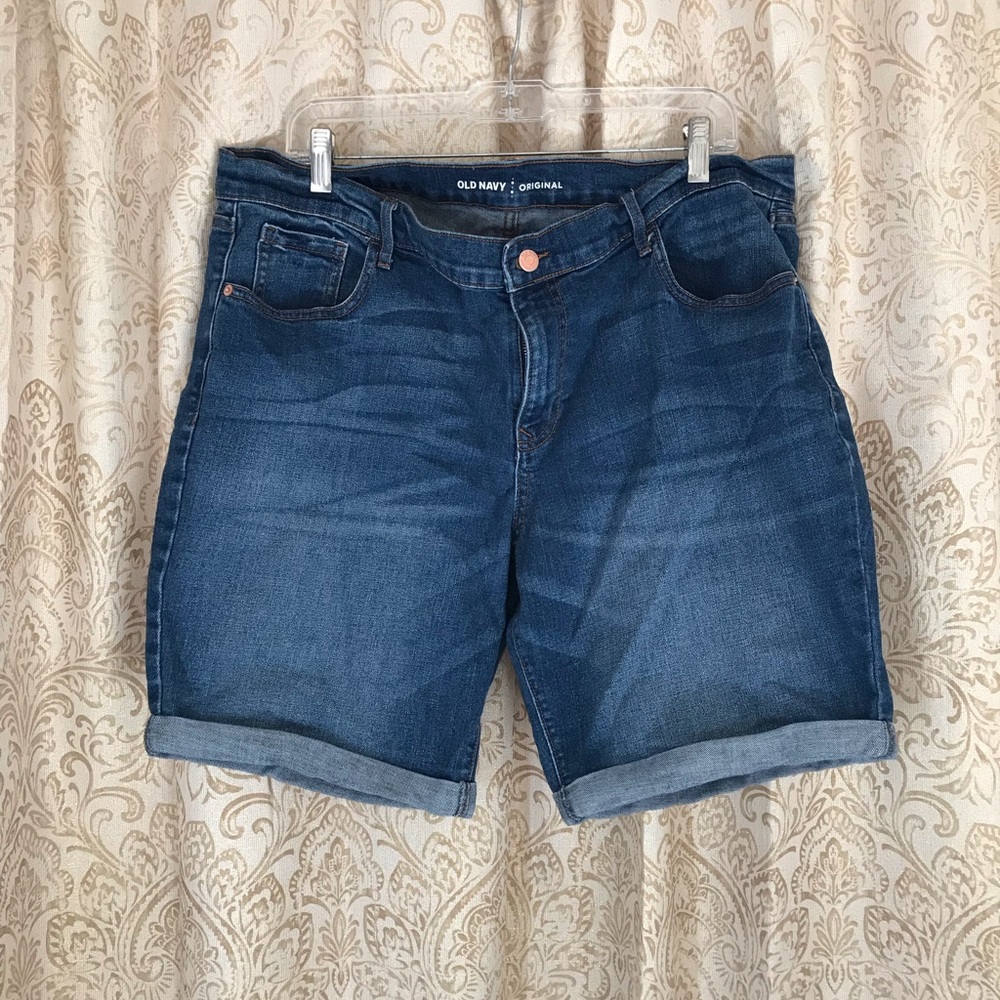 2 for 1 Old Navy Bermuda shorts lot/ bundle